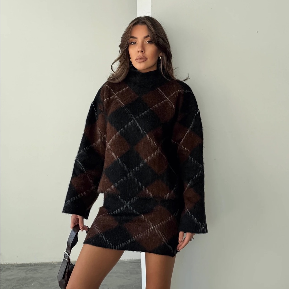 Plaid Sweater and Skirt Set - Picture 4 of 6